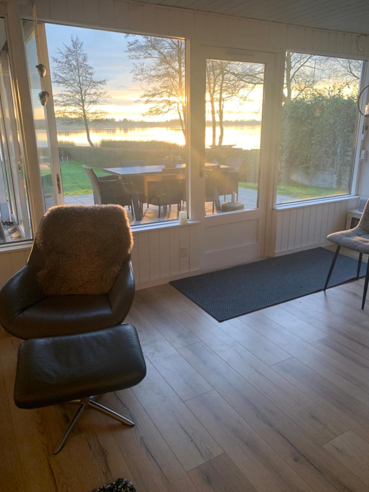 Huset Ved Soen Taet Pa Herning Og Mch Og Boxen 90 M2 Sunds Exterior foto